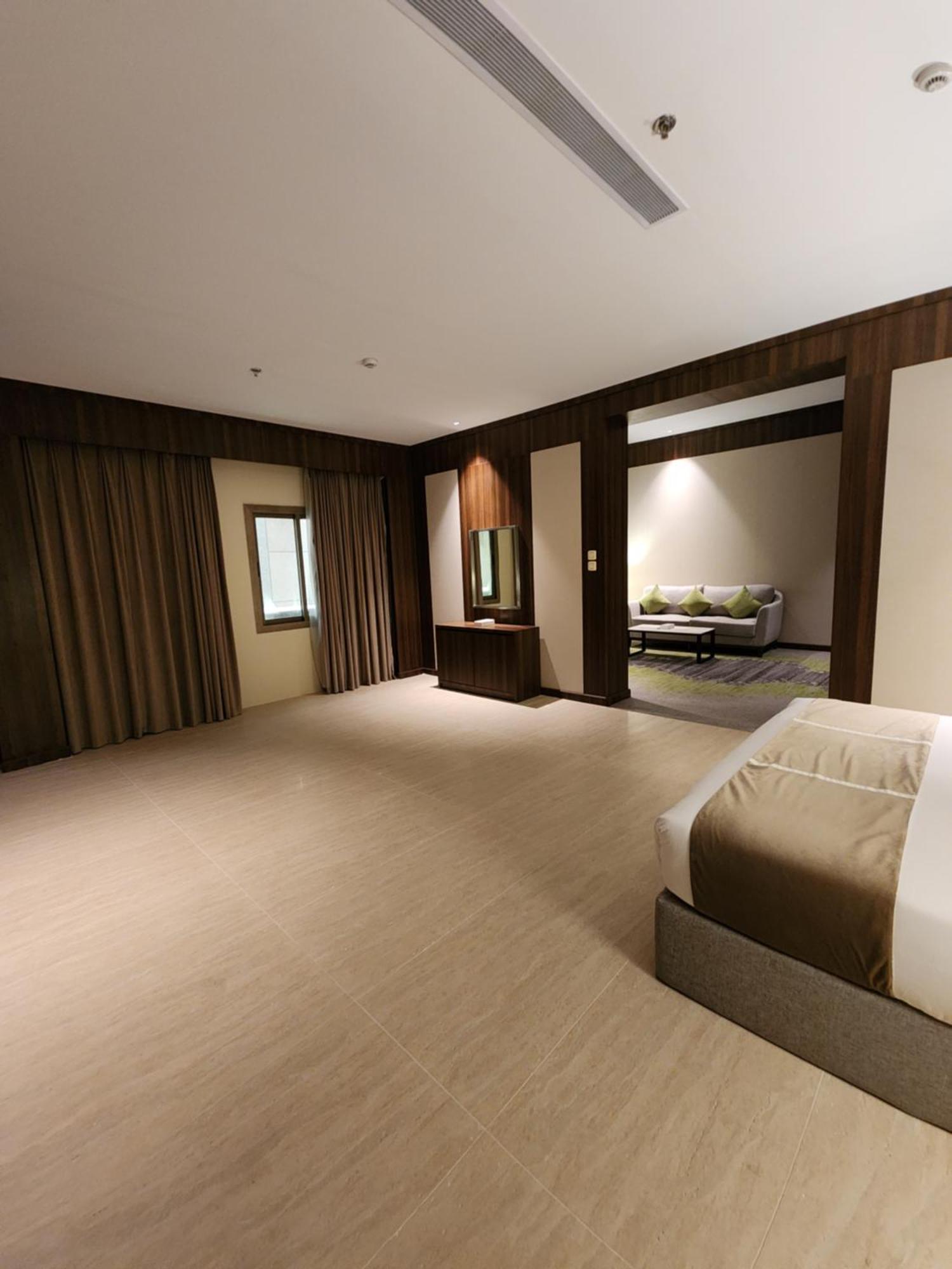 Azar Hotel Ahad Rafidah Extérieur photo
